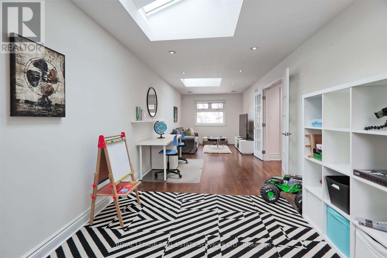 17 WORTHINGTON CRESCENT Image 31