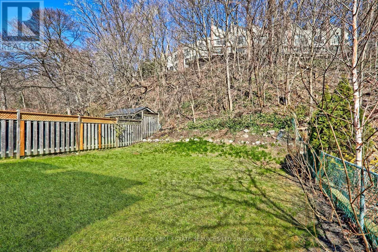 17 WORTHINGTON CRESCENT Image 36