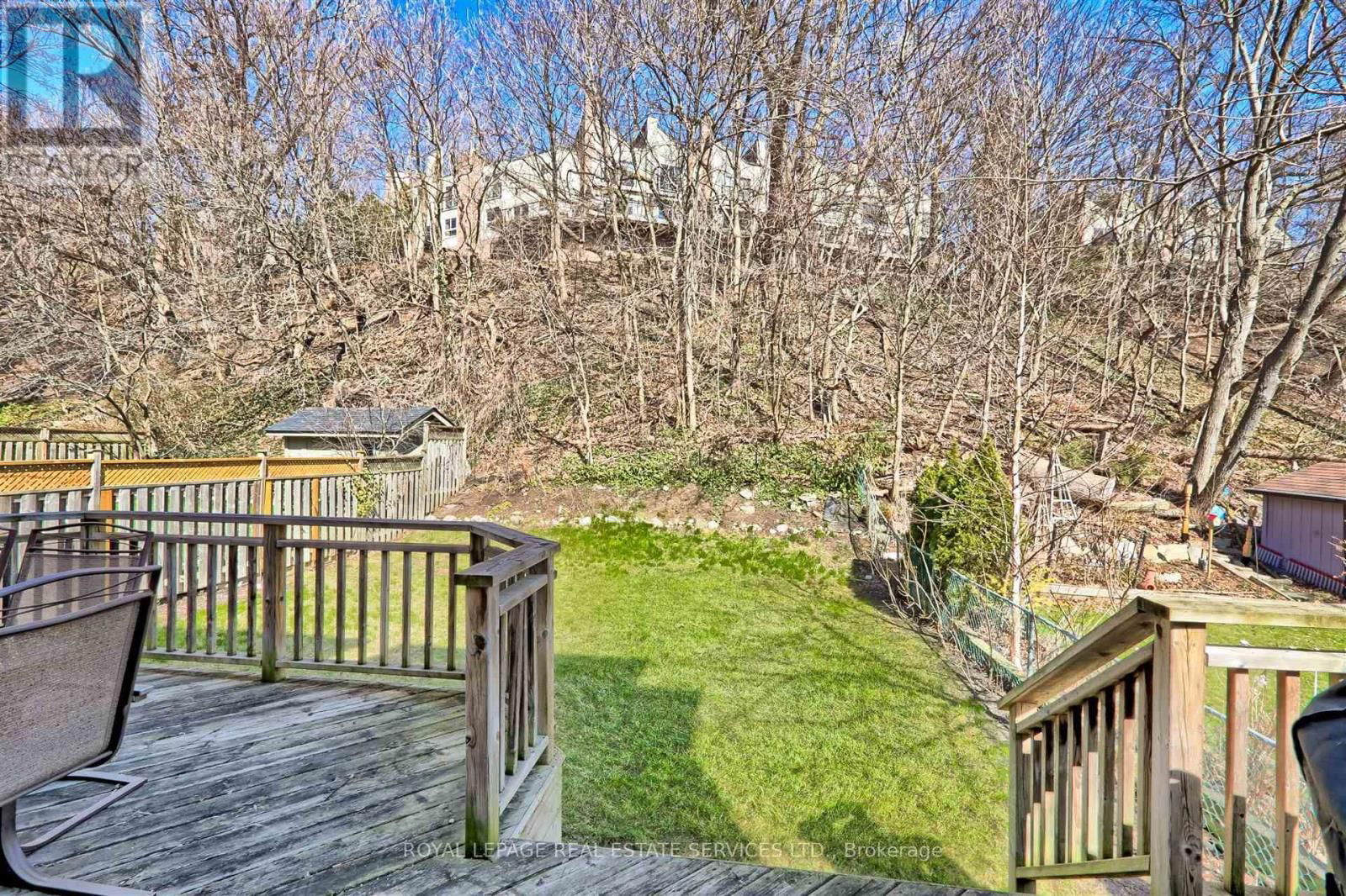 17 WORTHINGTON CRESCENT Image 38