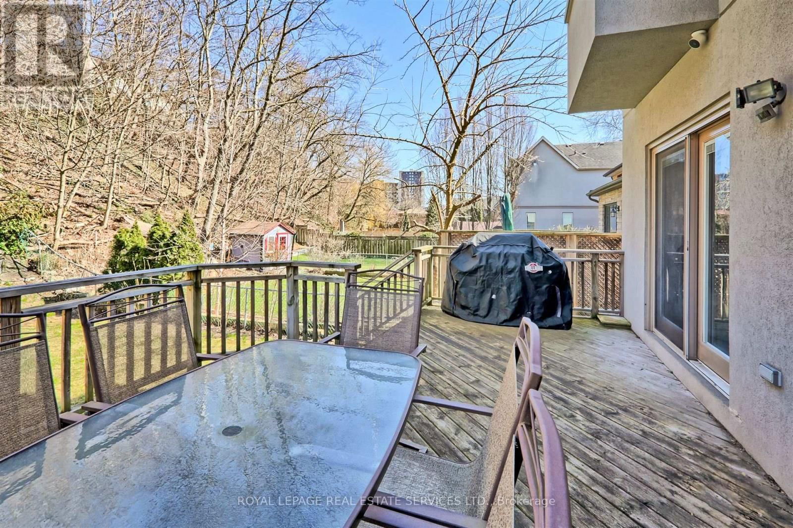 17 WORTHINGTON CRESCENT Image 39