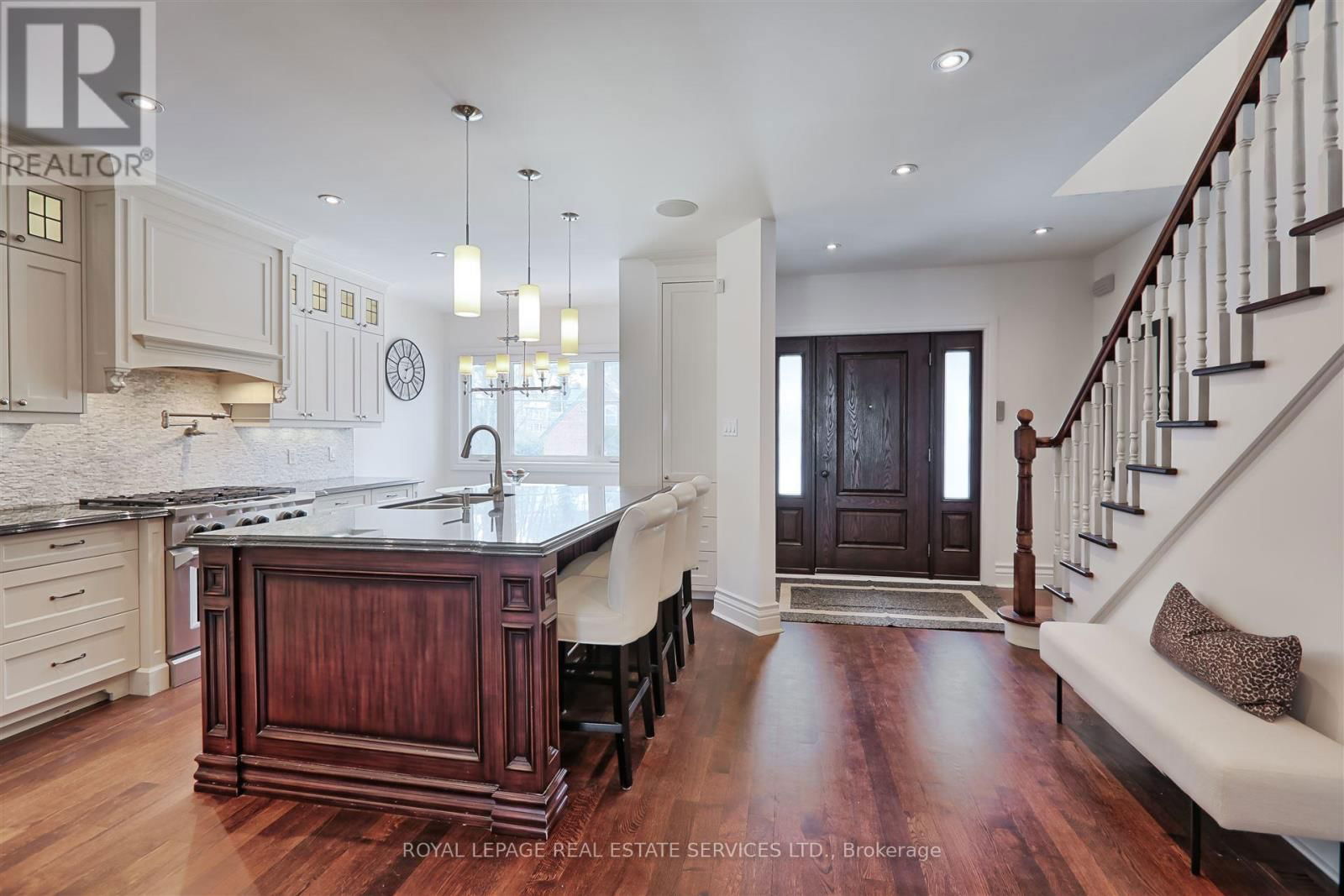 17 WORTHINGTON CRESCENT Image 4