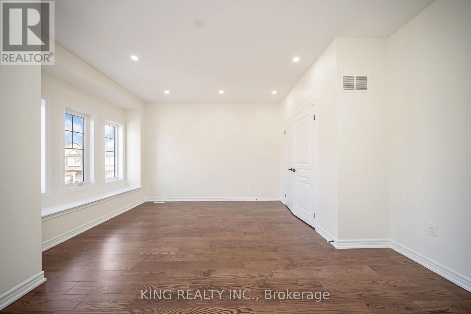 52 HAVERSTOCK CRESCENT Image 21