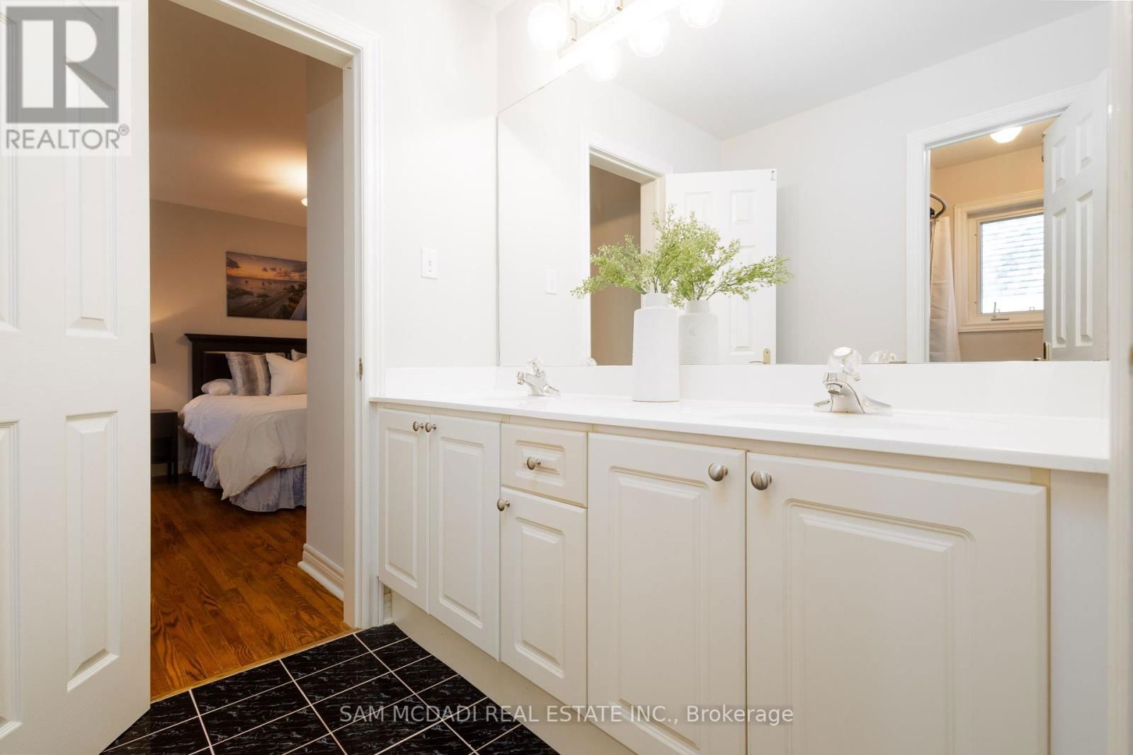 5198 FOREST RIDGE DRIVE Image 25
