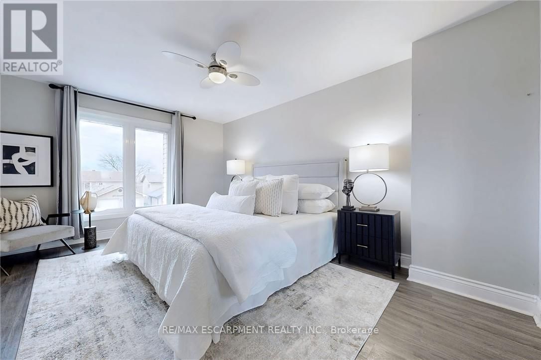 2368 CAVENDISH DRIVE Image 16