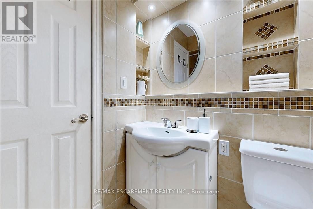 2368 CAVENDISH DRIVE Image 19