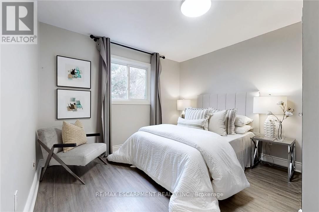 2368 CAVENDISH DRIVE Image 24