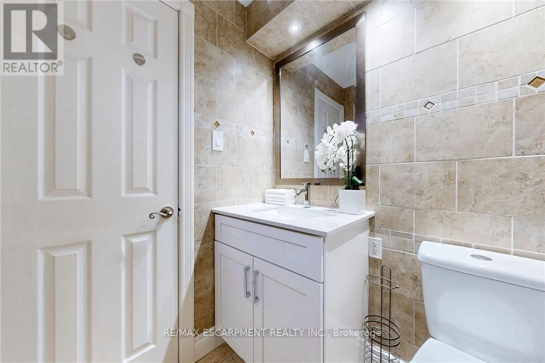 2368 CAVENDISH DRIVE Image 29