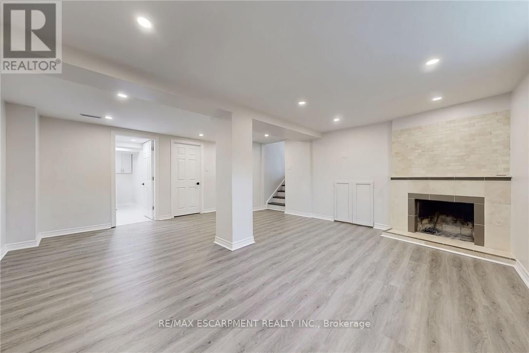 2368 CAVENDISH DRIVE Image 31