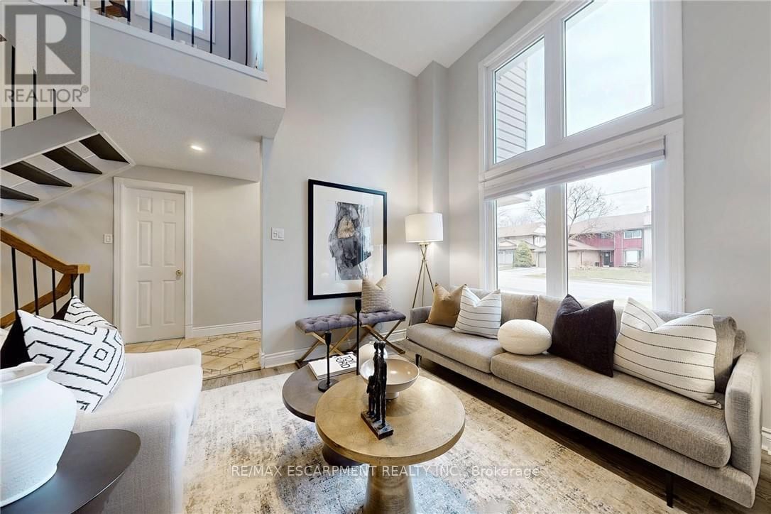 2368 CAVENDISH DRIVE Image 5