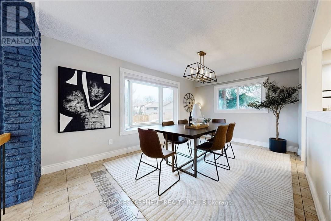 2368 CAVENDISH DRIVE Image 8