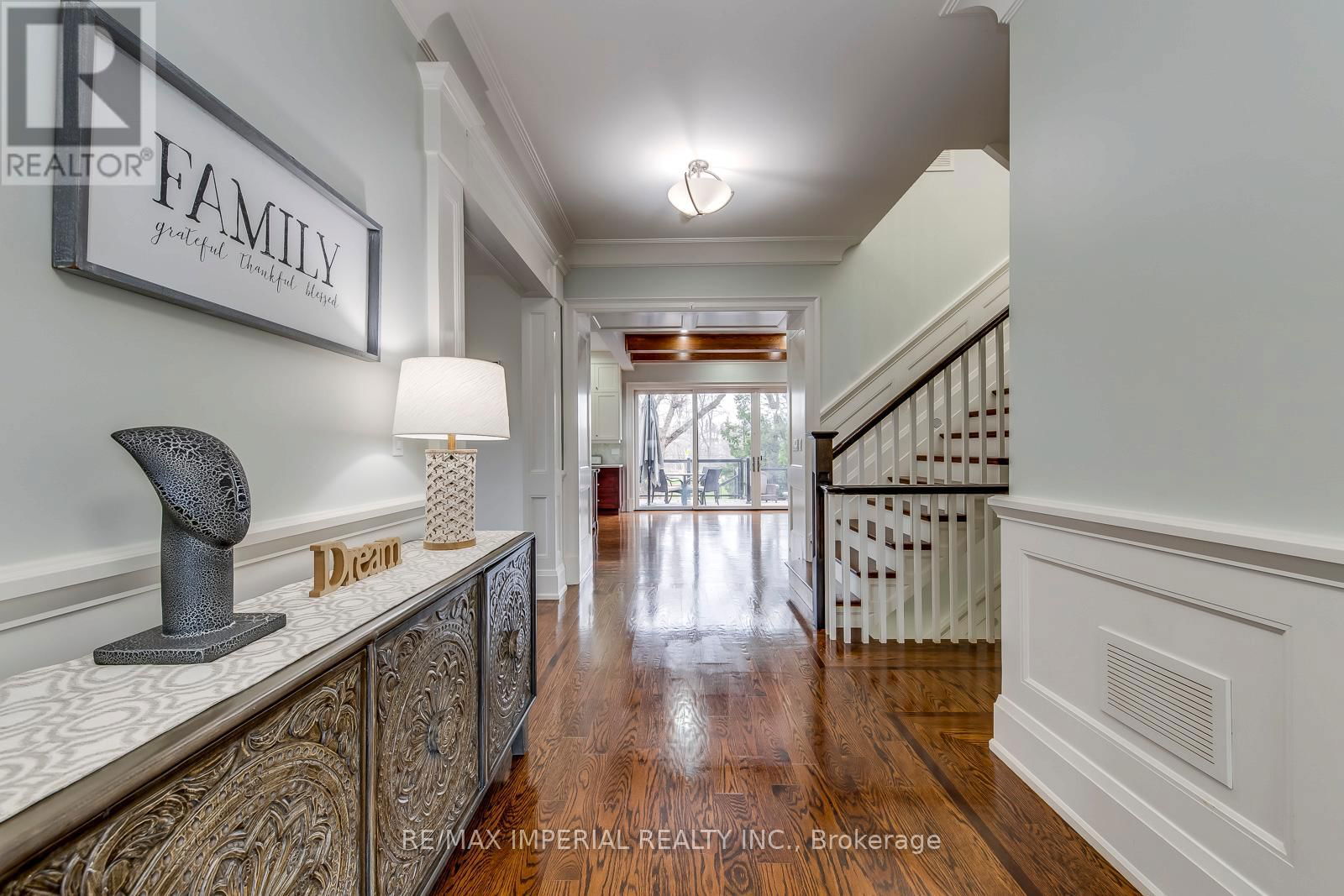 409 VALLEY DRIVE Image 8