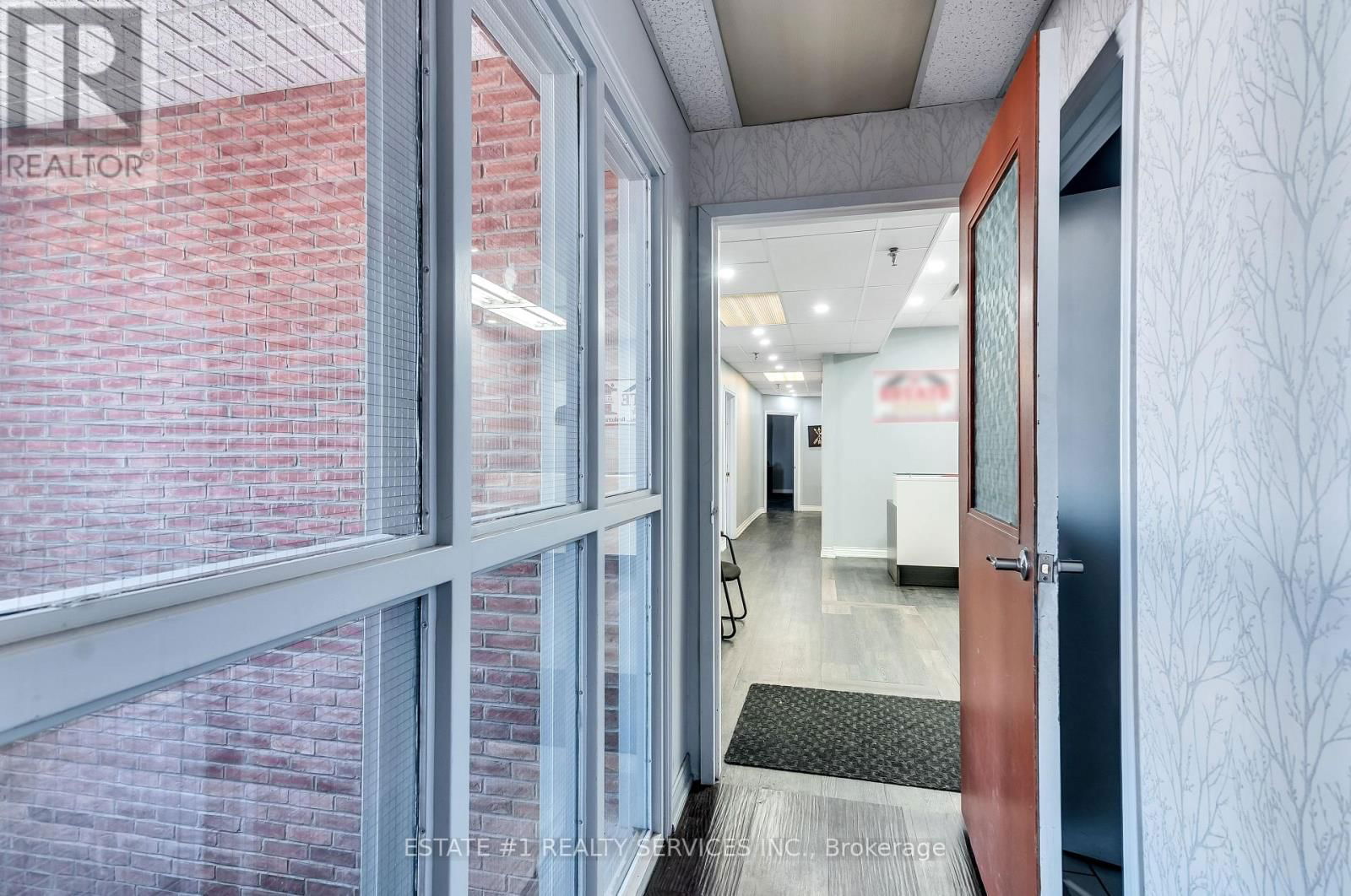 211 - 2359 ROYAL WINDSOR DRIVE Image 18