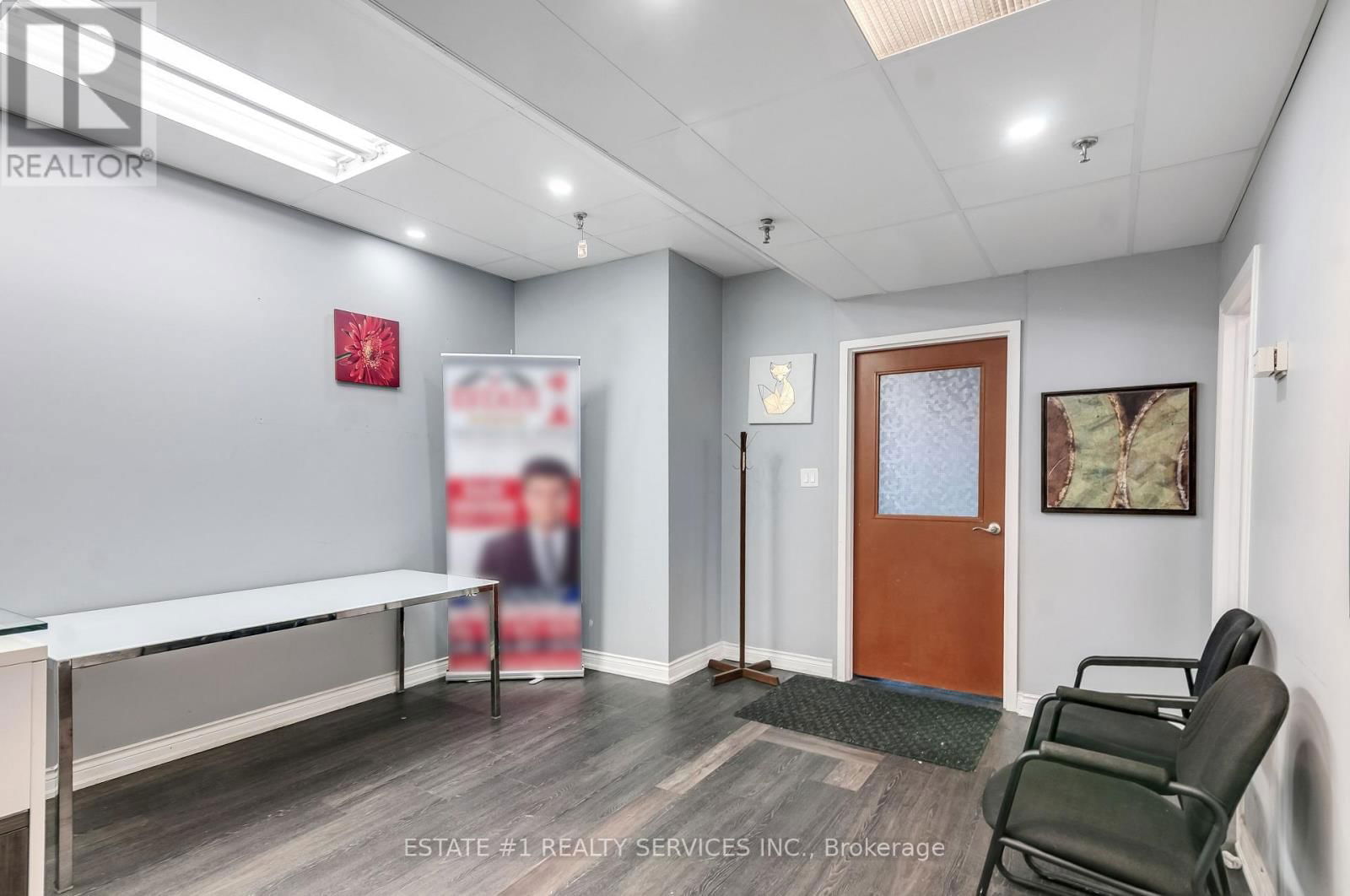 211 - 2359 ROYAL WINDSOR DRIVE Image 3