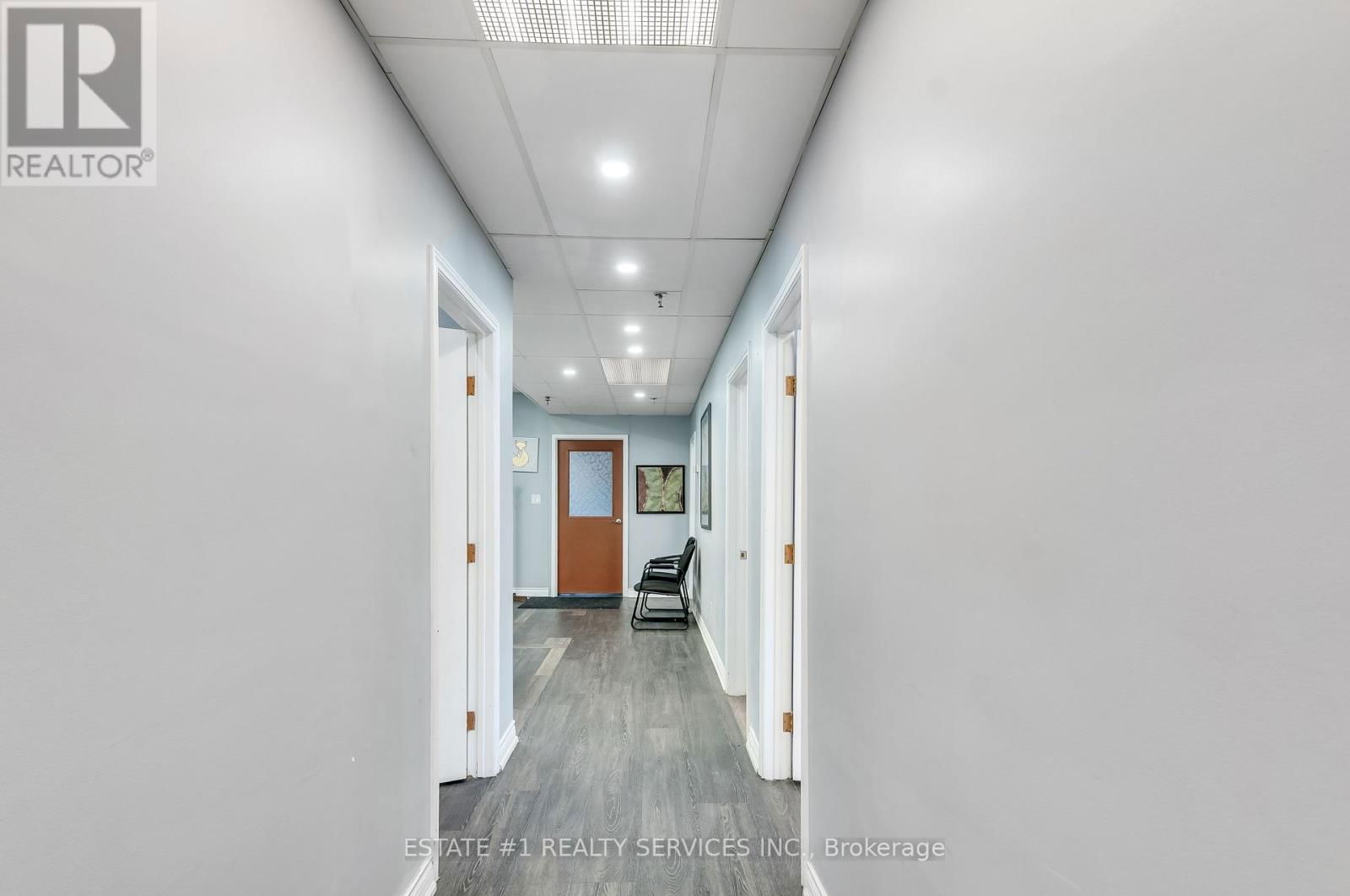 211 - 2359 ROYAL WINDSOR DRIVE Image 6