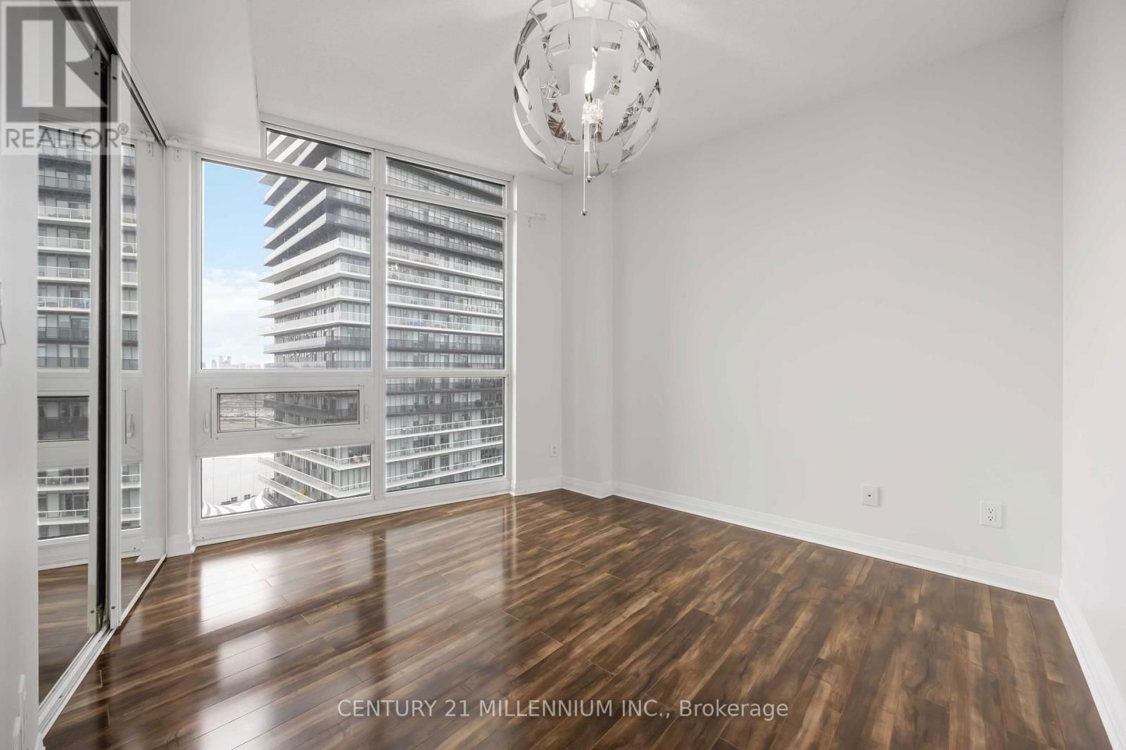 2108 - 59 ANNIE CRAIG DRIVE Image 13