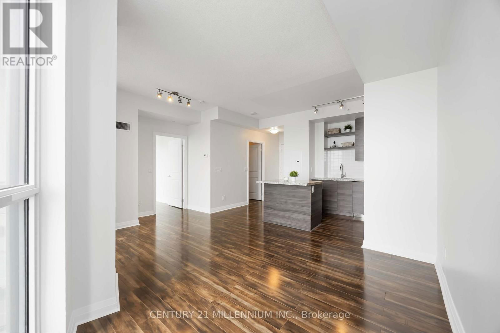 2108 - 59 ANNIE CRAIG DRIVE Image 8