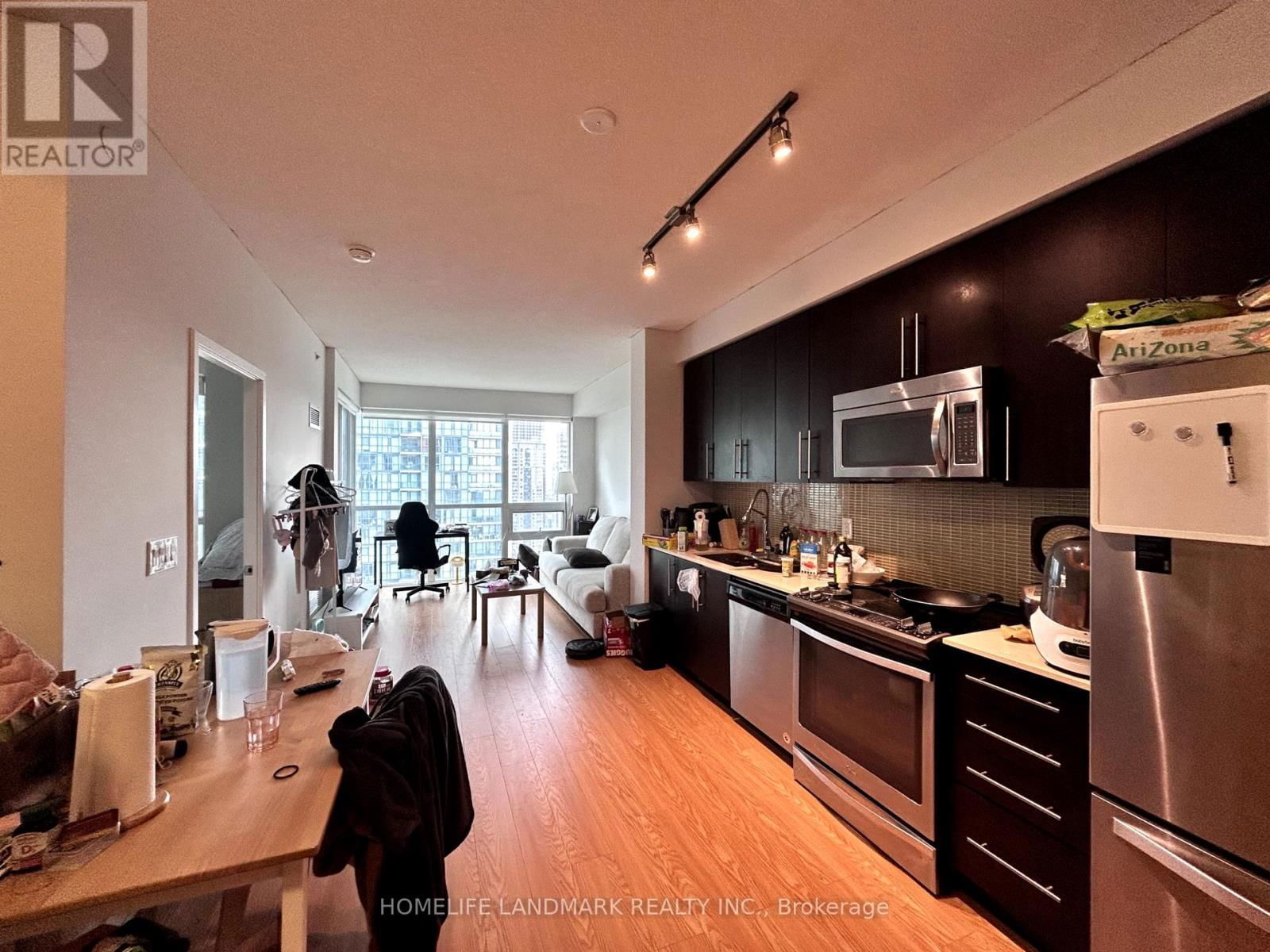 3006 - 510 CURRAN PLACE Image 1