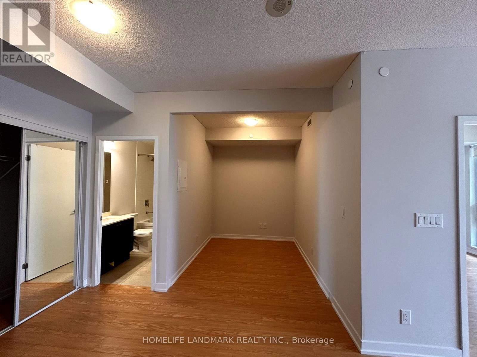 3006 - 510 CURRAN PLACE Image 7