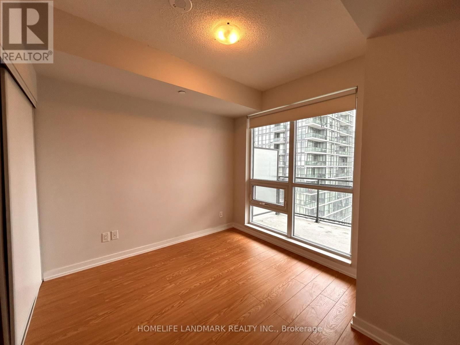 3006 - 510 CURRAN PLACE Image 8