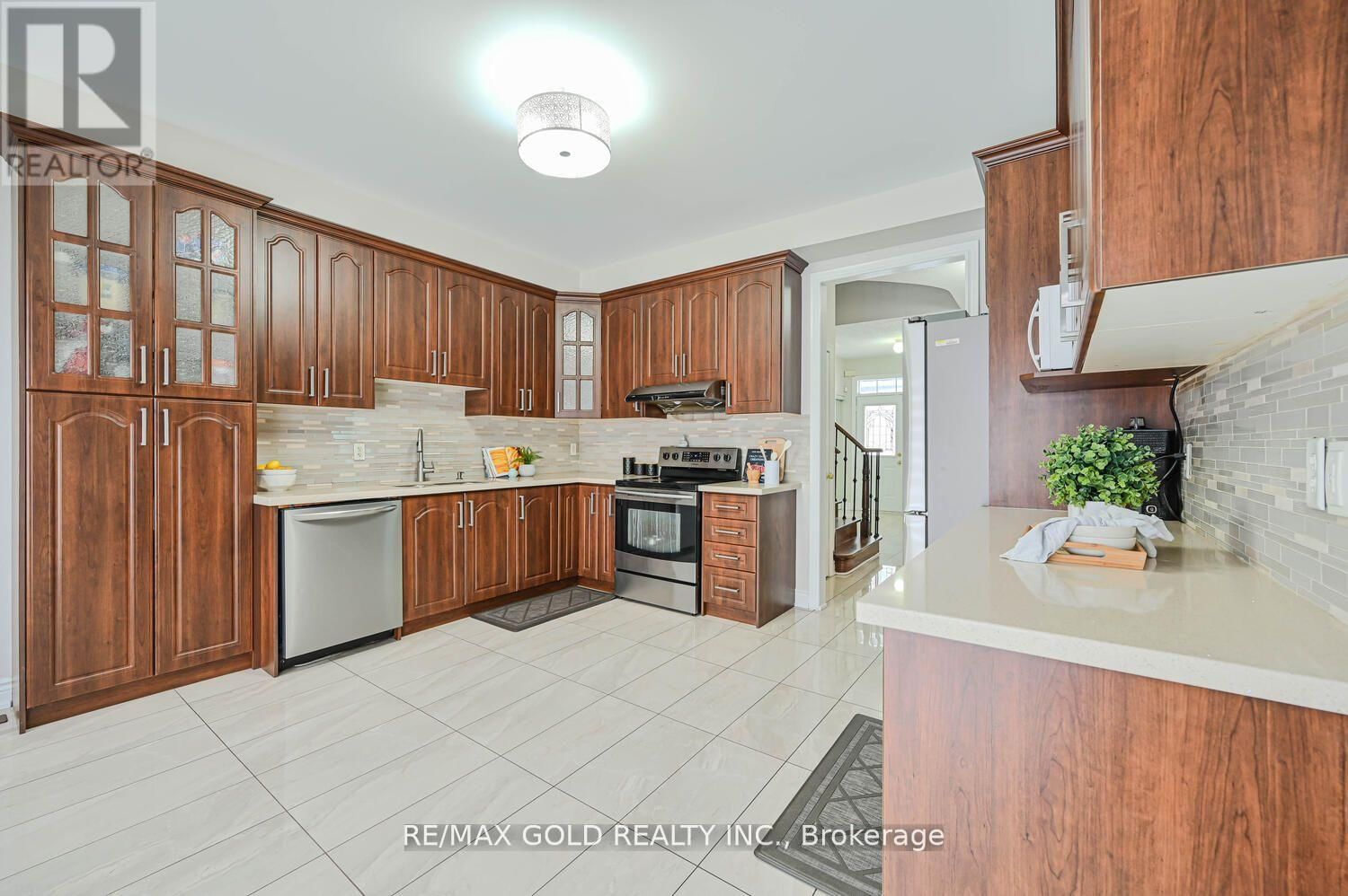 37 REDWILLOW ROAD Image 11