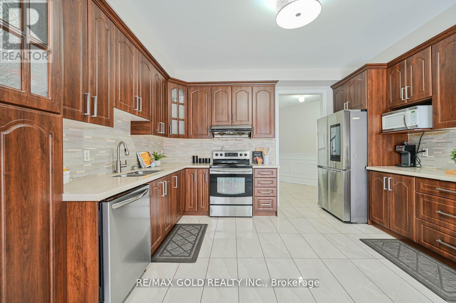 37 REDWILLOW ROAD Image 12