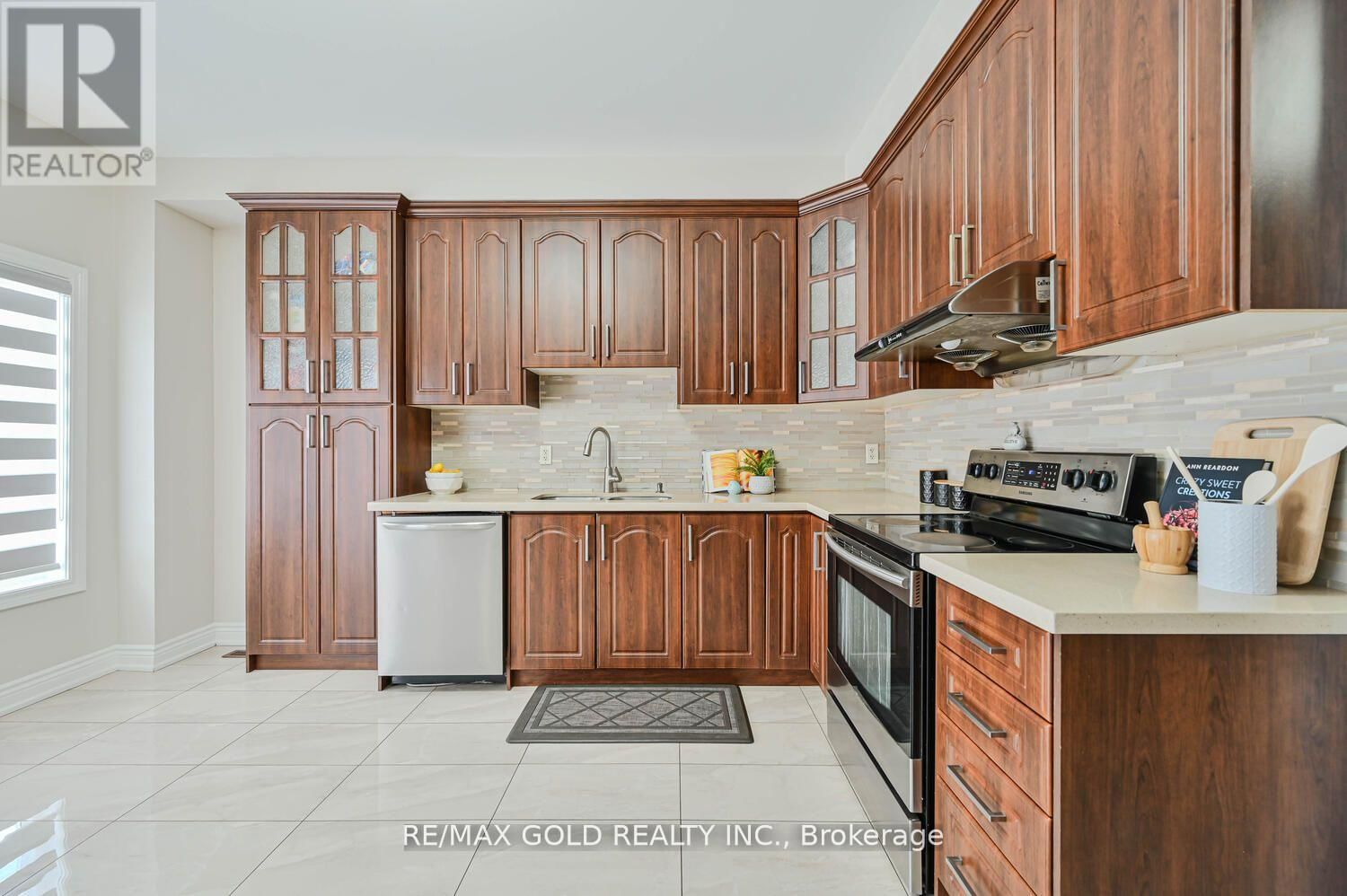 37 REDWILLOW ROAD Image 13