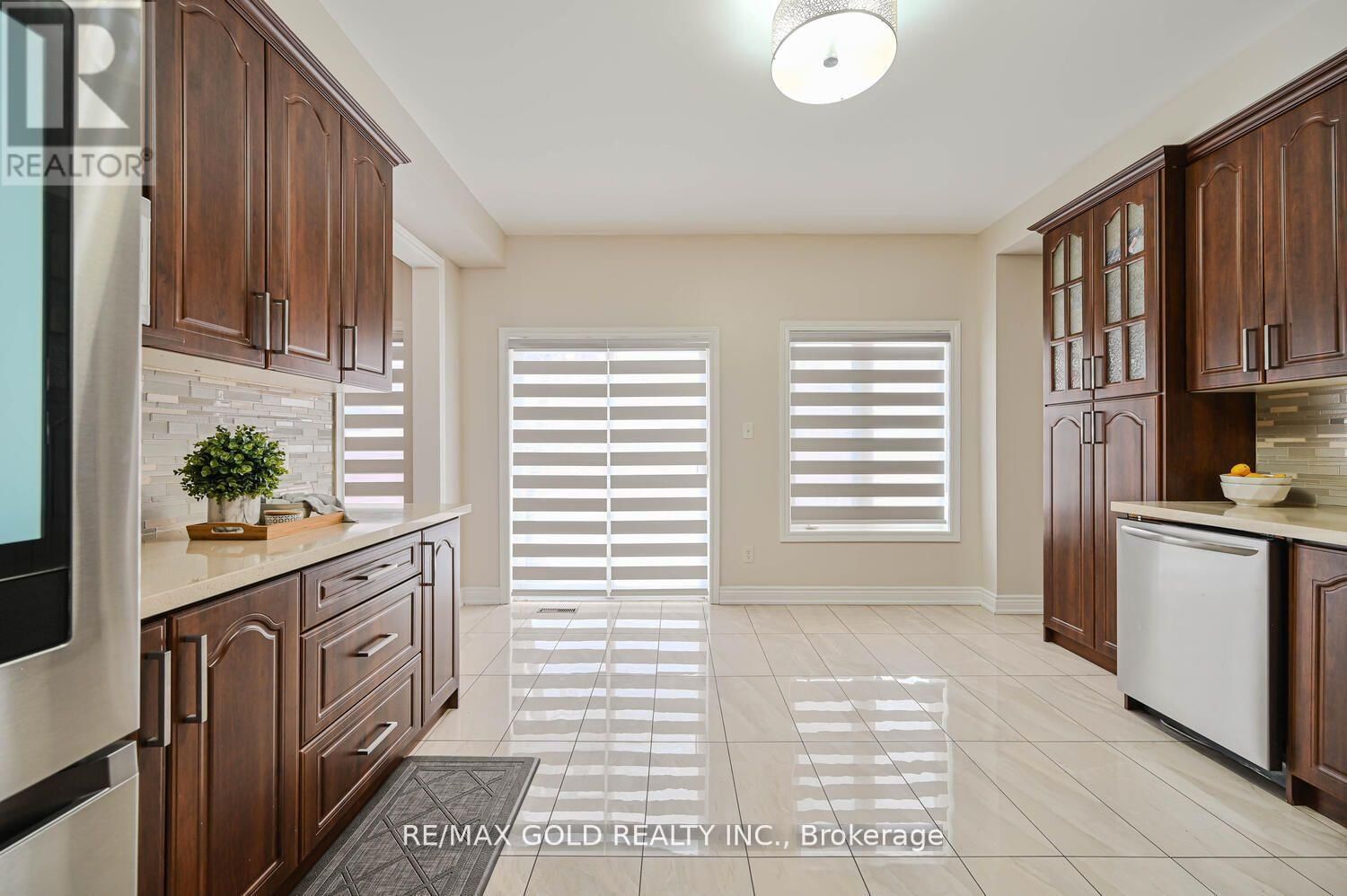 37 REDWILLOW ROAD Image 15