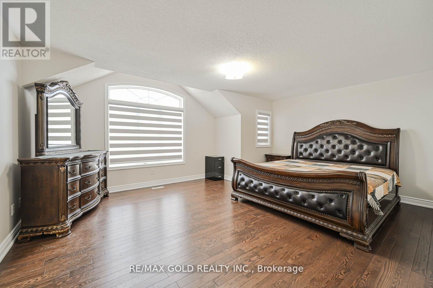 37 REDWILLOW ROAD Image 21