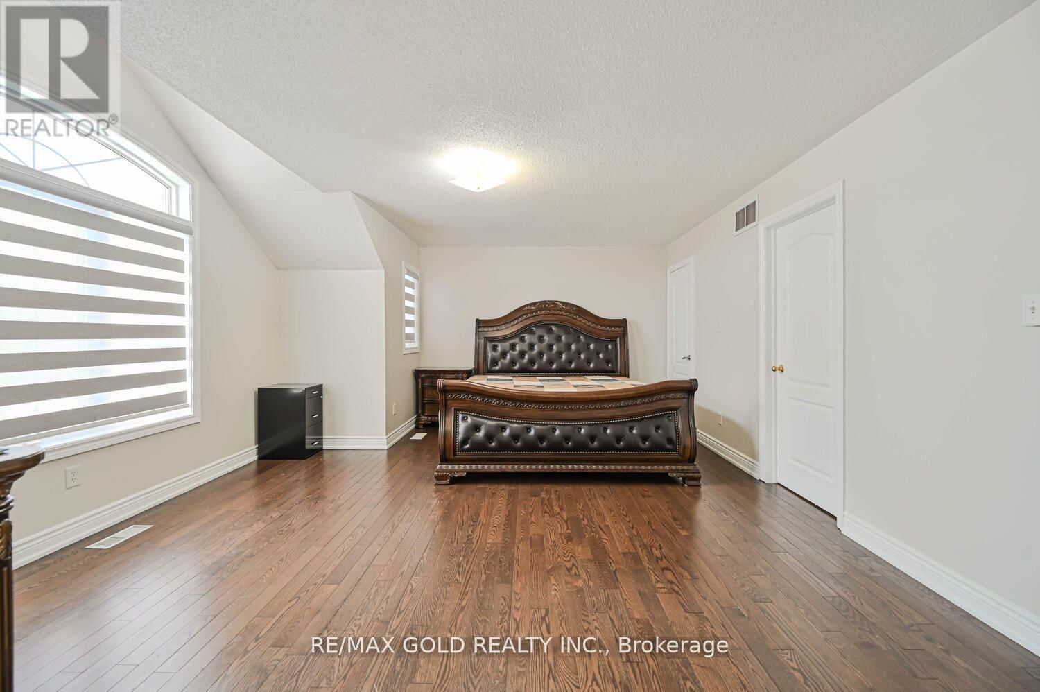 37 REDWILLOW ROAD Image 22