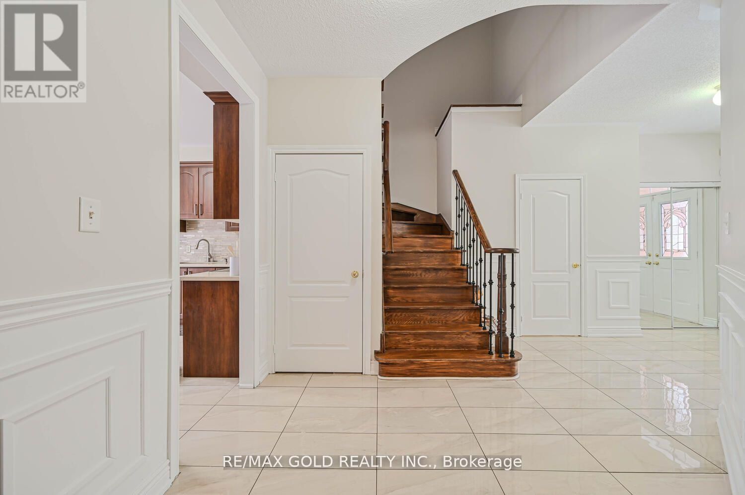 37 REDWILLOW ROAD Image 5