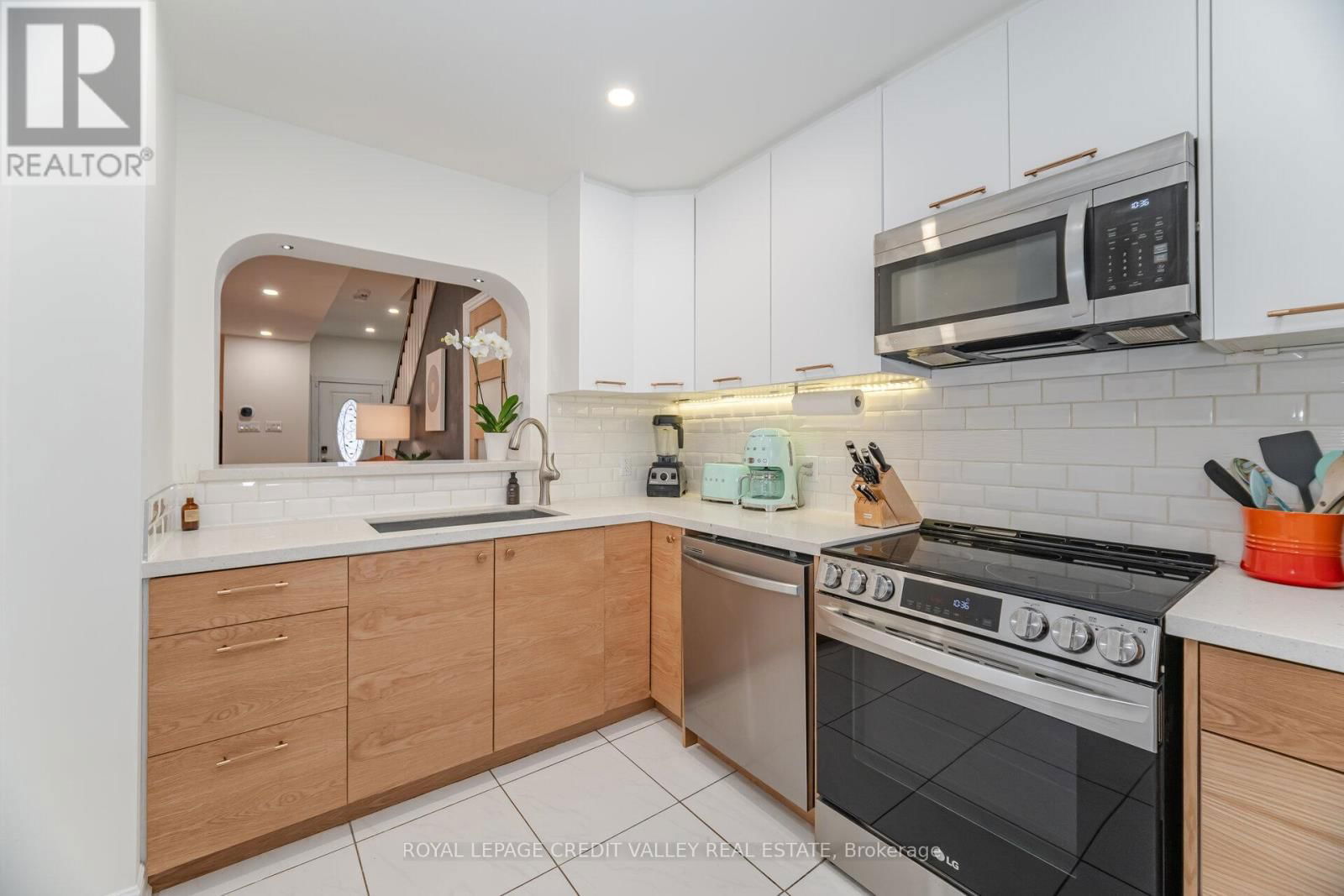 165 ISLINGTON AVENUE Image 15