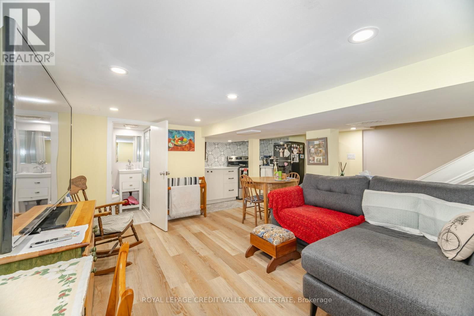 165 ISLINGTON AVENUE Image 41