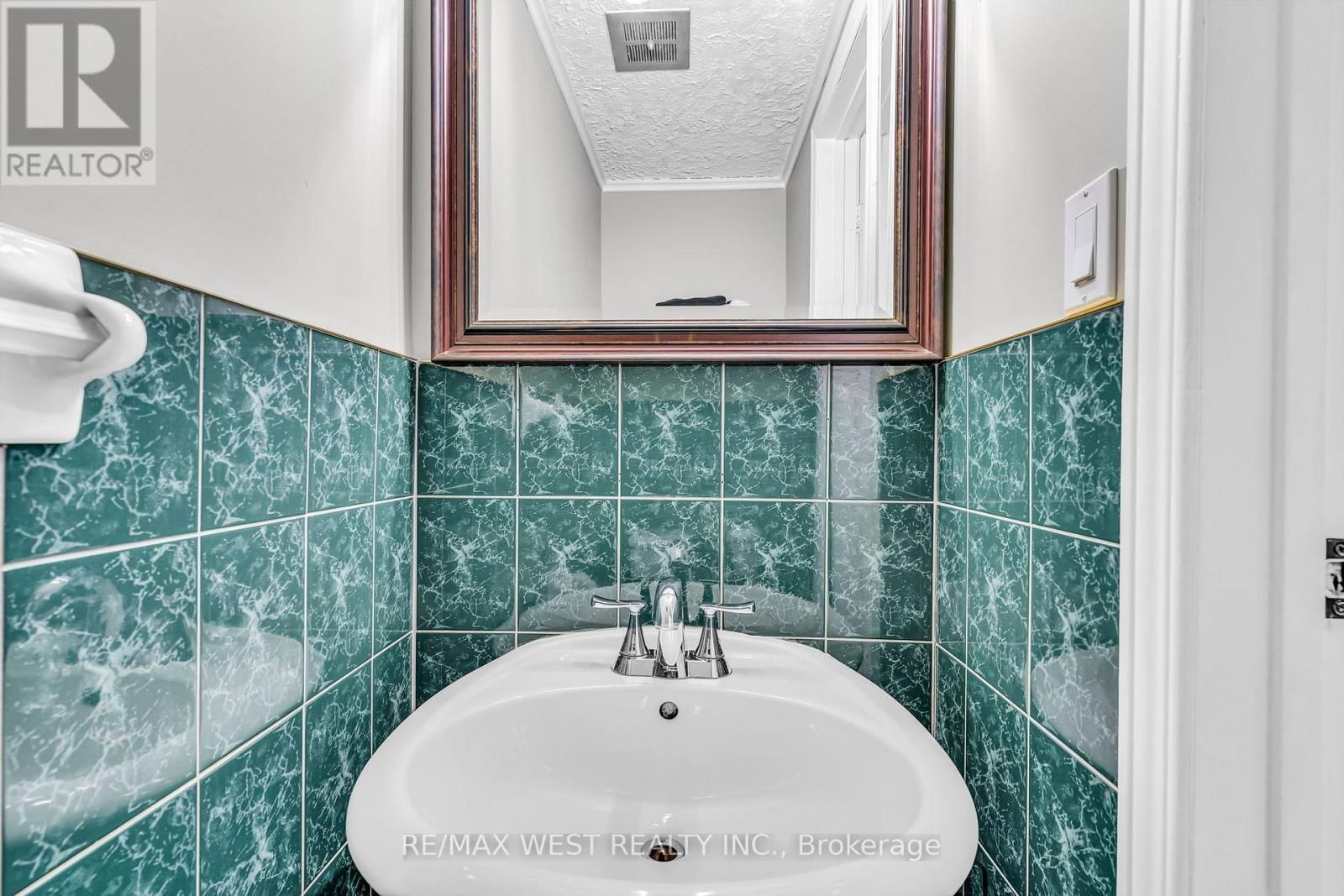 10 GREENWOOD CRESCENT Image 18