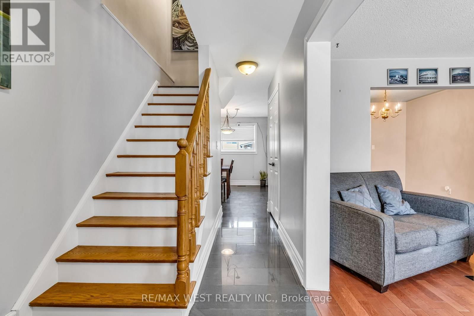 10 GREENWOOD CRESCENT Image 19