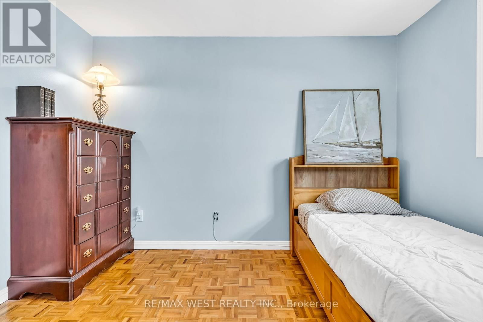 10 GREENWOOD CRESCENT Image 30