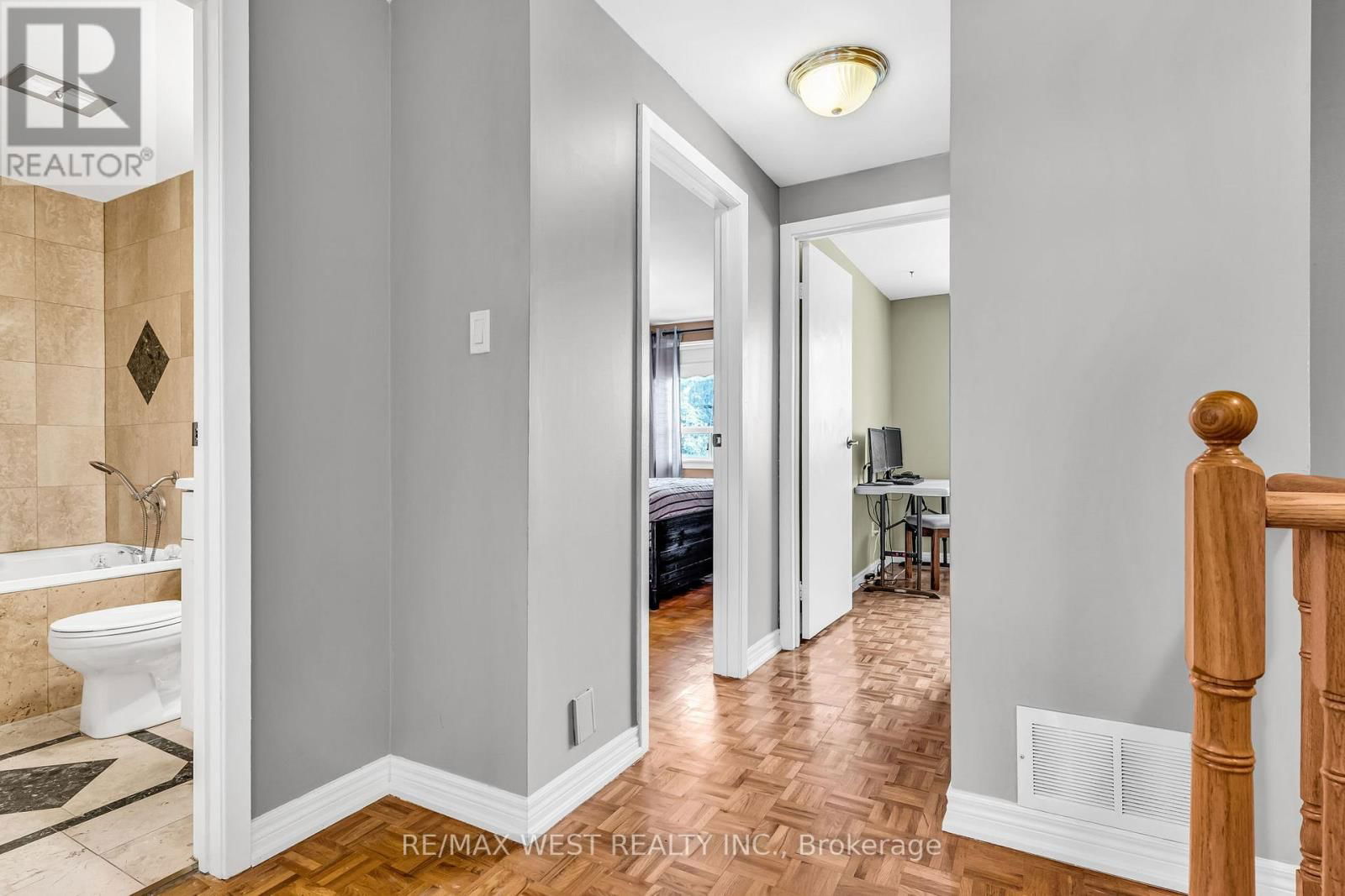 10 GREENWOOD CRESCENT Image 35