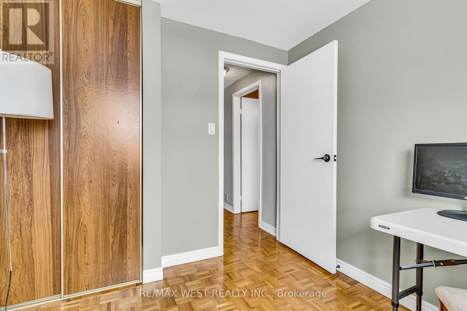 10 GREENWOOD CRESCENT Image 37