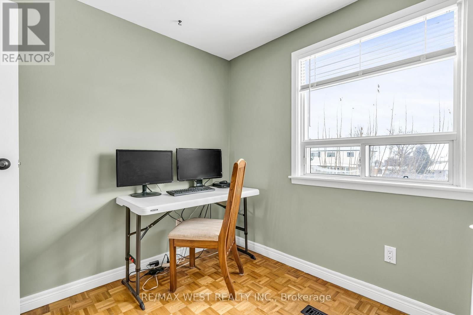 10 GREENWOOD CRESCENT Image 38