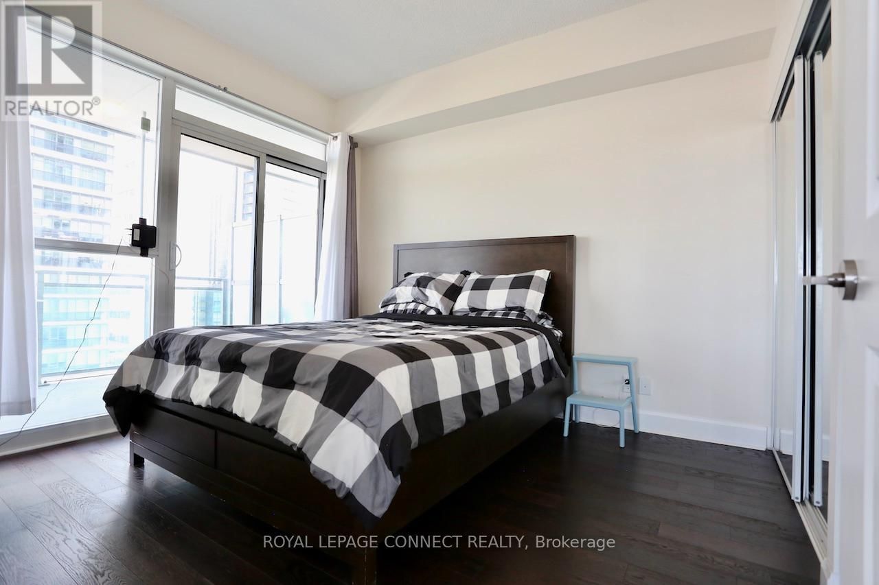 2504 - 33 SHORE BREEZE DRIVE Image 13