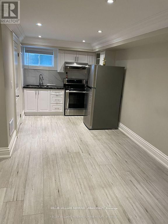 141 GRACEFIELD AVENUE Image 14