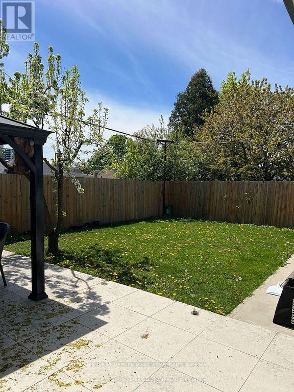 141 GRACEFIELD AVENUE Image 22