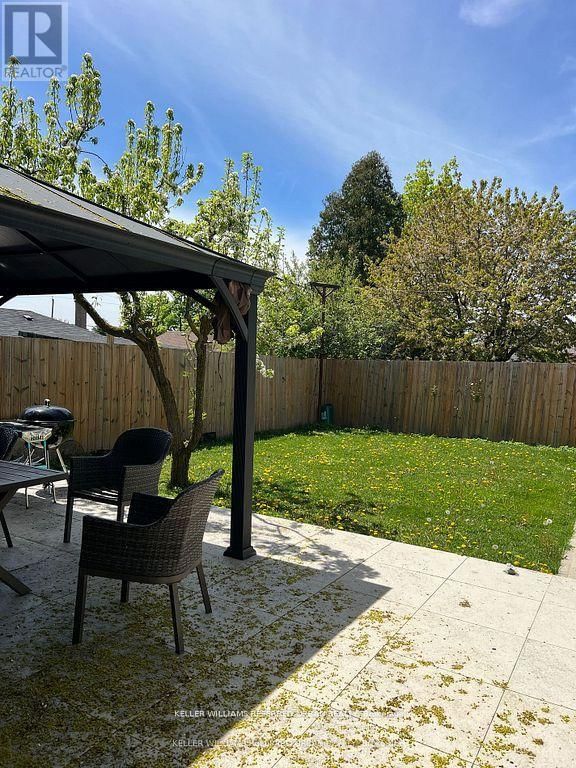 141 GRACEFIELD AVENUE Image 23