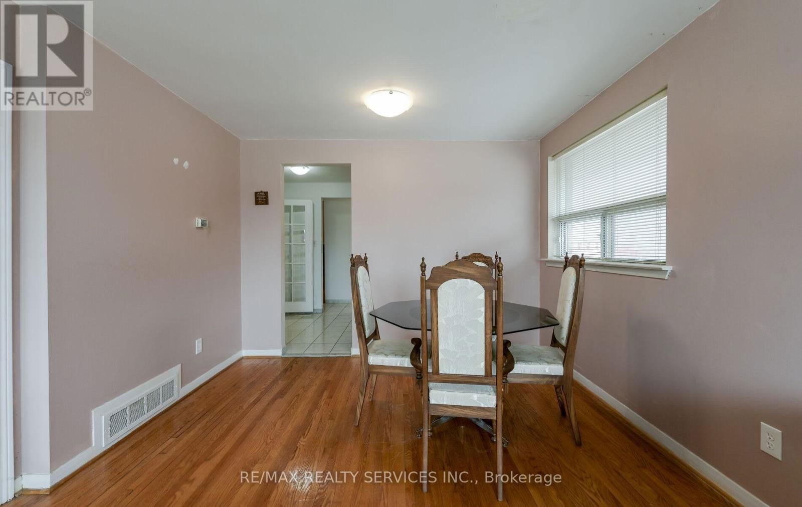 140 CLARENCE STREET Image 10