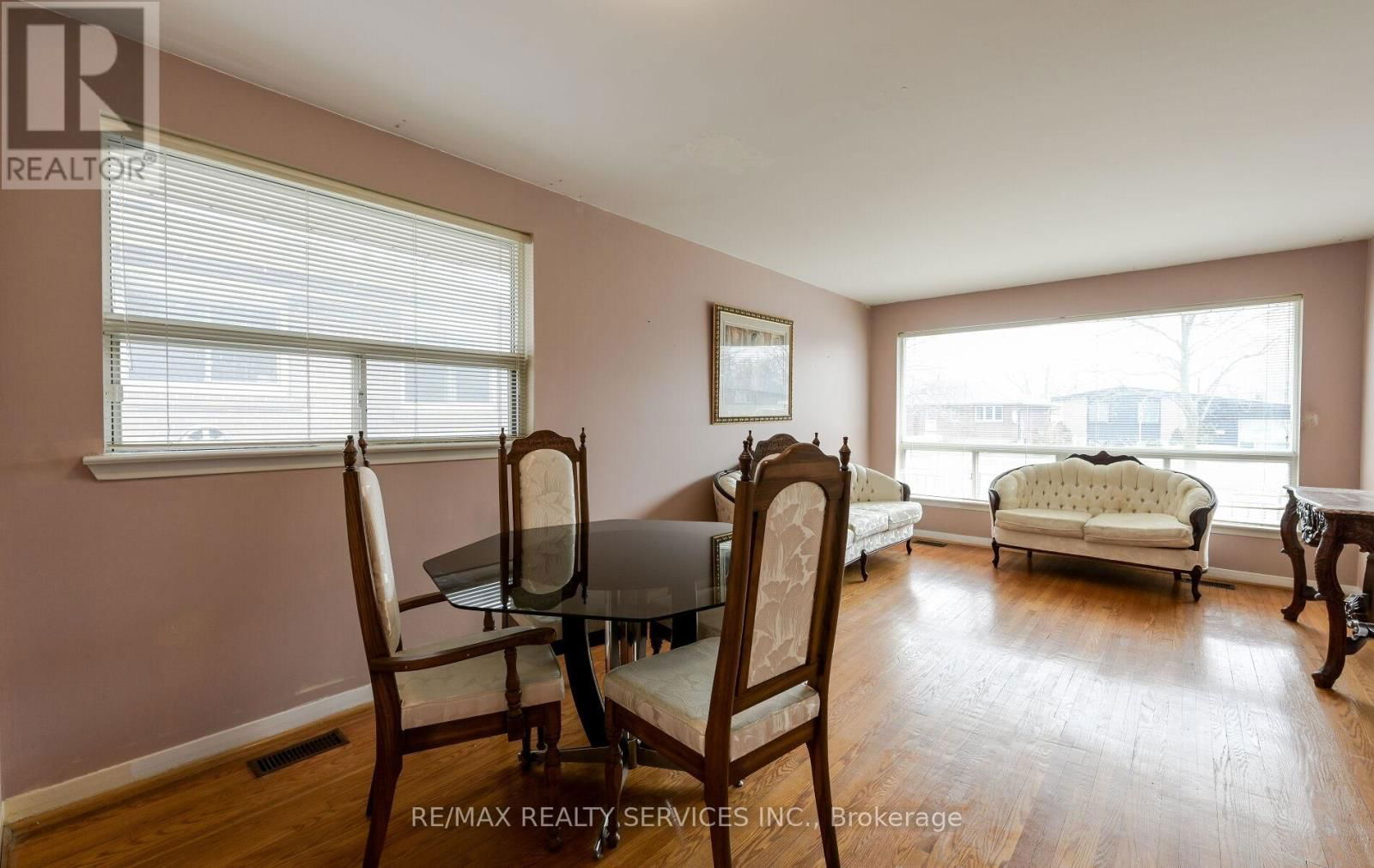 140 CLARENCE STREET Image 11
