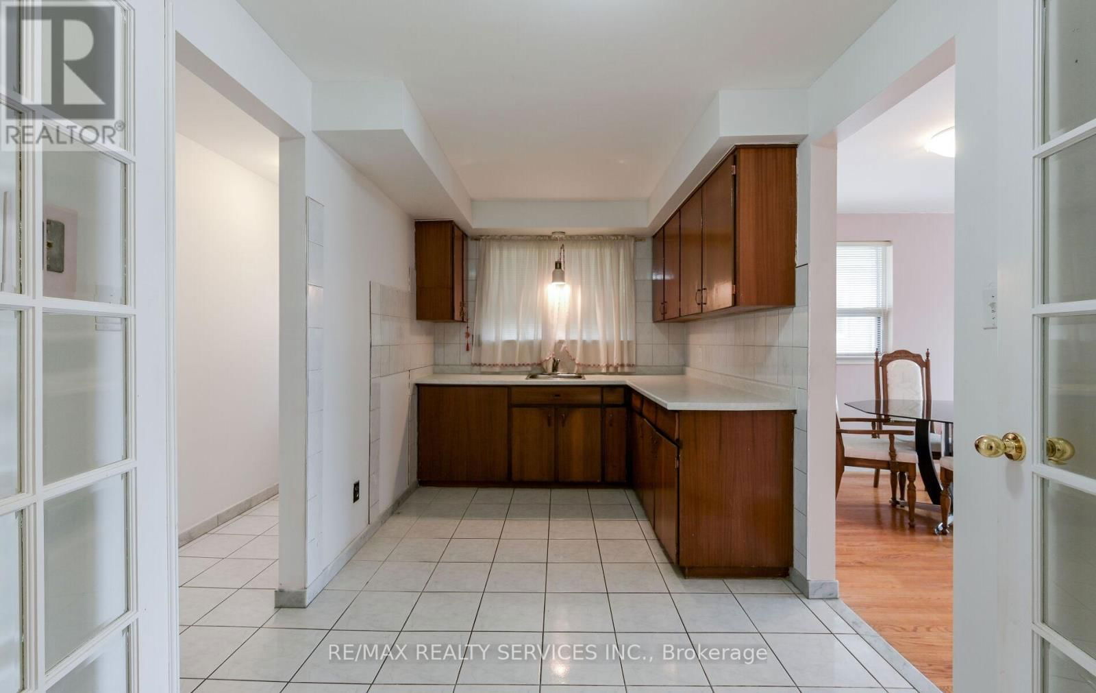 140 CLARENCE STREET Image 13