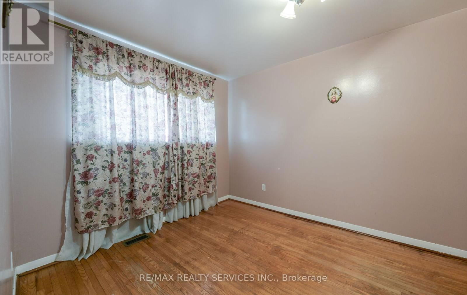 140 CLARENCE STREET Image 18