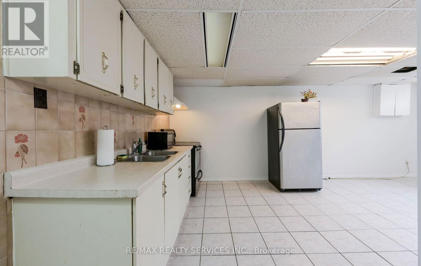 140 CLARENCE STREET Image 30