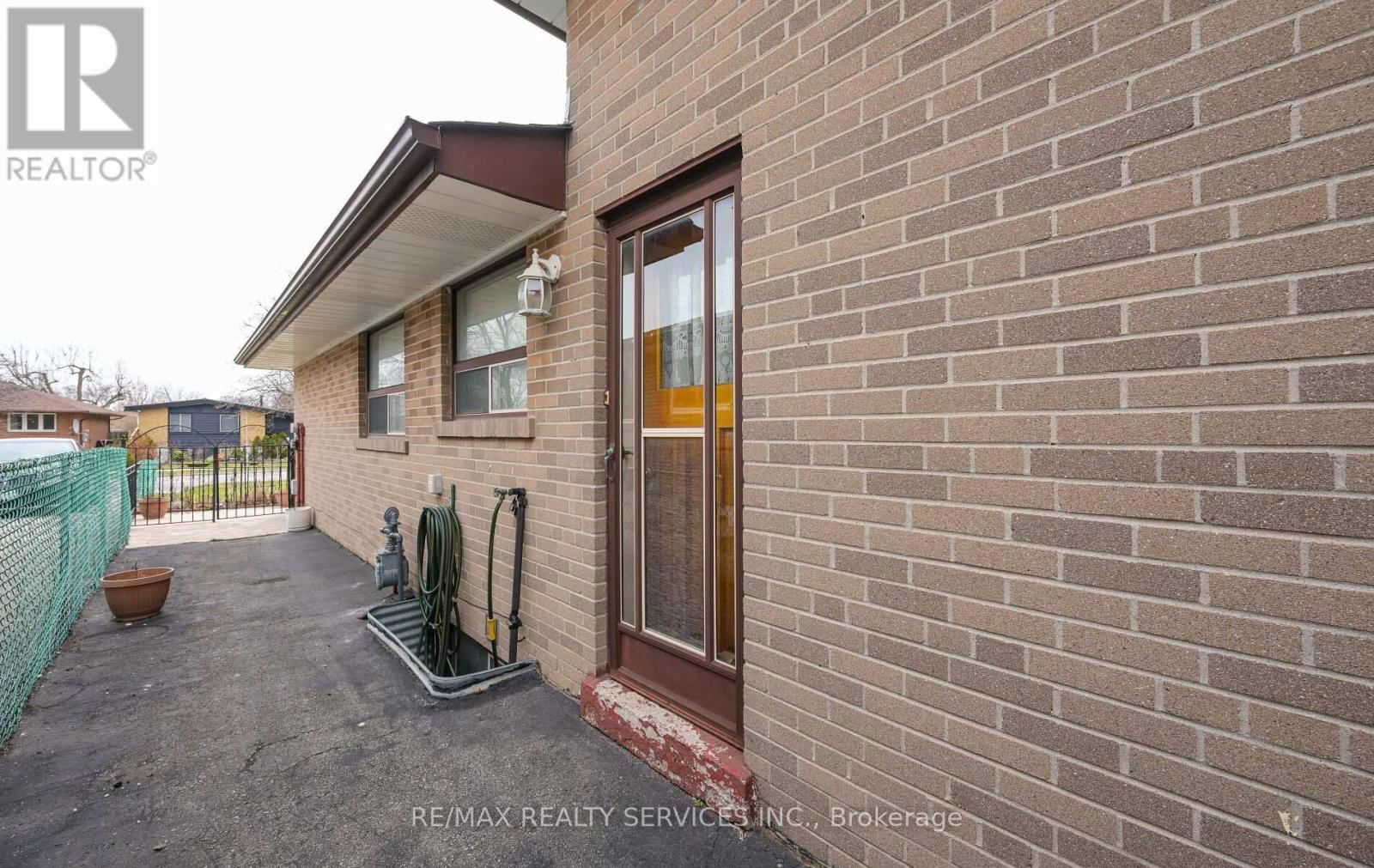 140 CLARENCE STREET Image 38