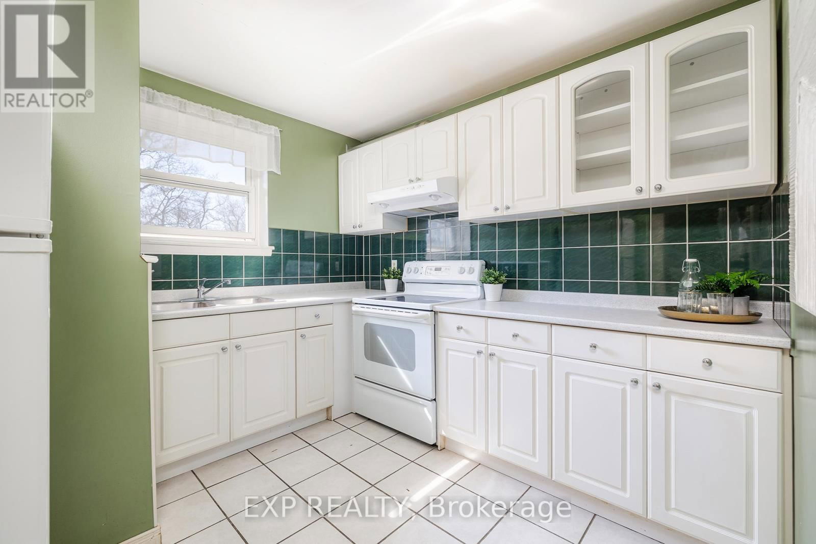 7028 JUSTINE DRIVE Image 10