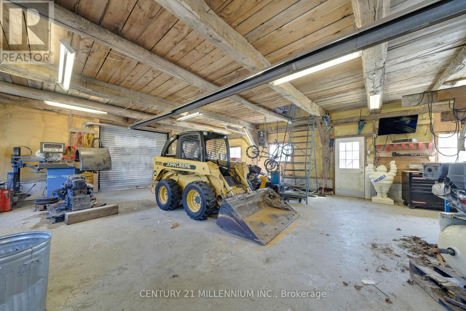774 CHARLESTON SIDEROAD Image 33